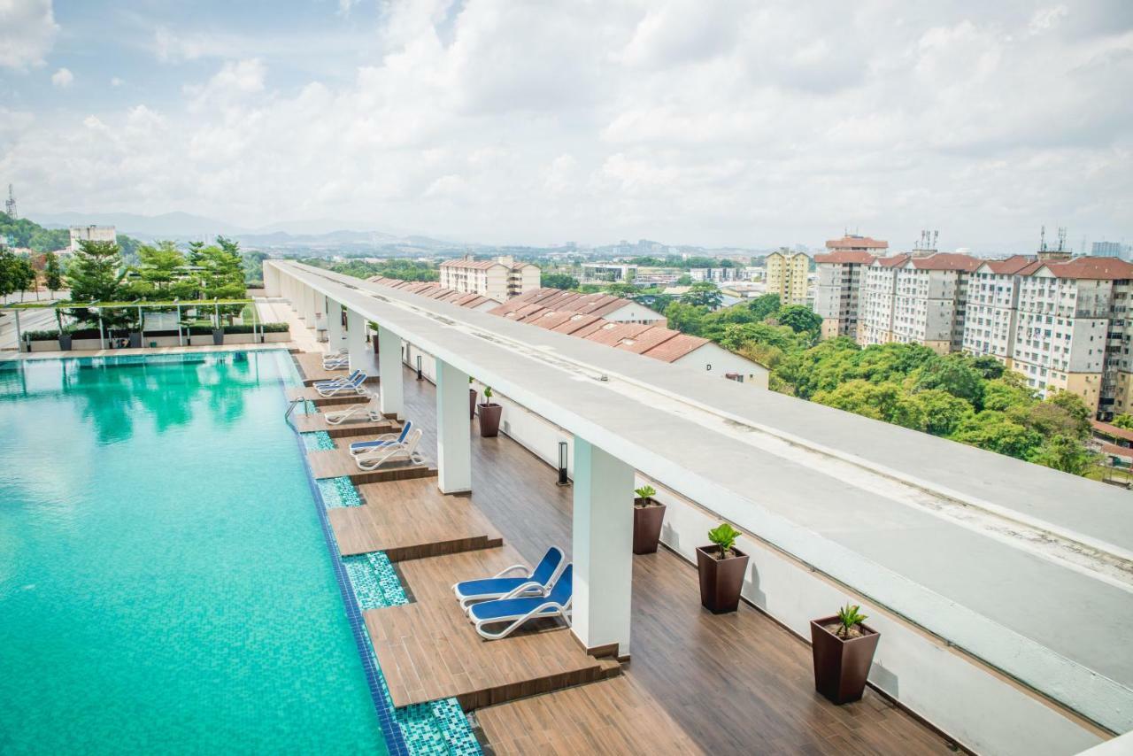 Amerin Mall & Suites Seri Kembangan Kültér fotó